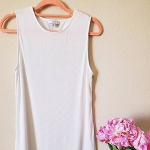 H Halston ribbed tank